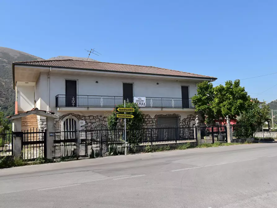 Immagine 1 di Villa in vendita  in Via Provinciale del Corticato a Teggiano