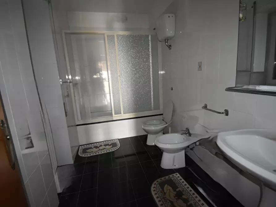 Immagine 15 di Villa in vendita  in Via Provinciale del Corticato a Teggiano