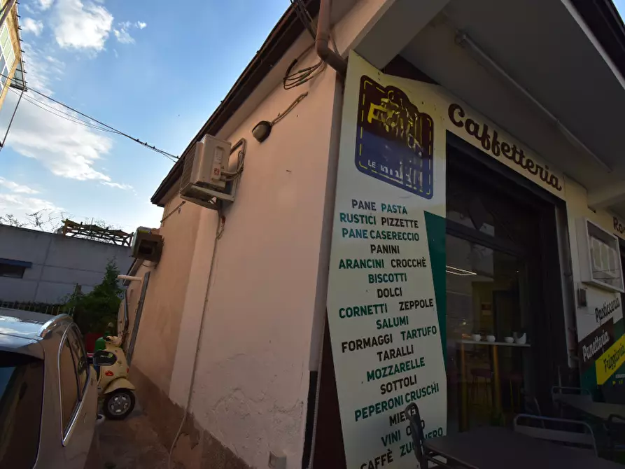 Immagine 2 di Negozio in vendita  in Via Trinità a Sala Consilina