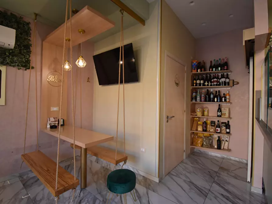 Immagine 3 di Negozio in vendita  in Via Trinità a Sala Consilina