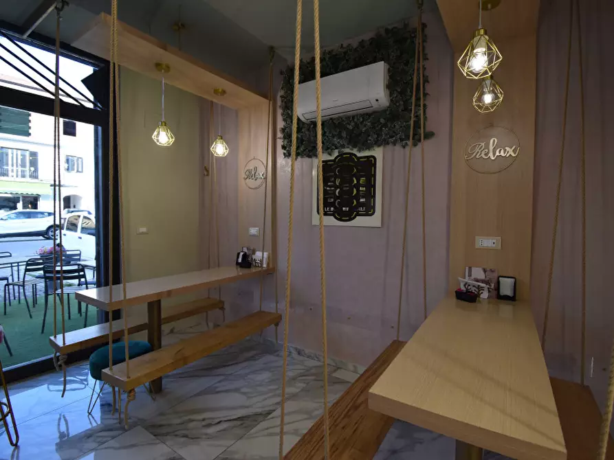 Immagine 4 di Negozio in vendita  in Via Trinità a Sala Consilina