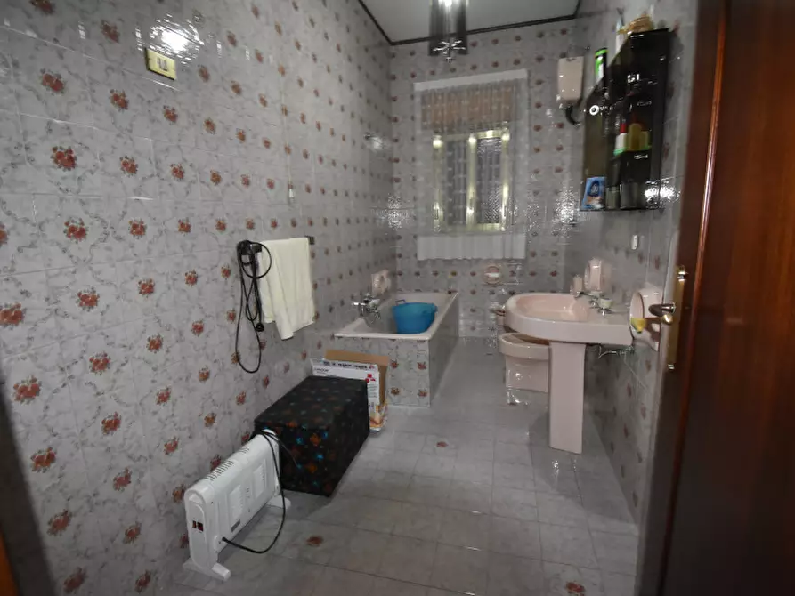 Immagine 7 di Villa in vendita  in Via Michele Spina a Monte San Giacomo