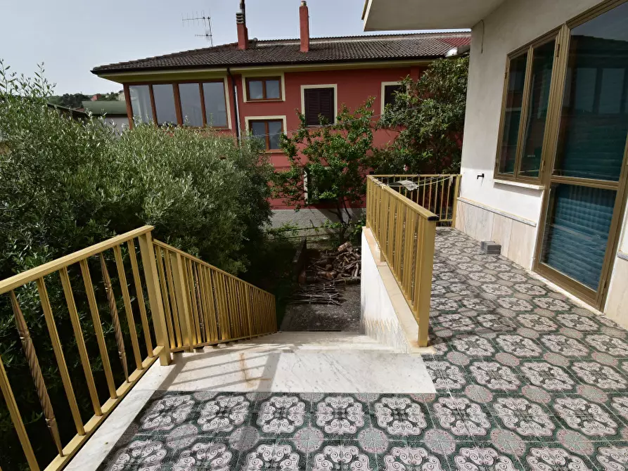 Immagine 15 di Villa in vendita  in Via Michele Spina a Monte San Giacomo