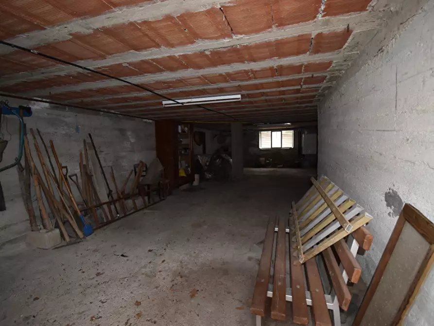 Immagine 18 di Villa in vendita  in Via Michele Spina a Monte San Giacomo