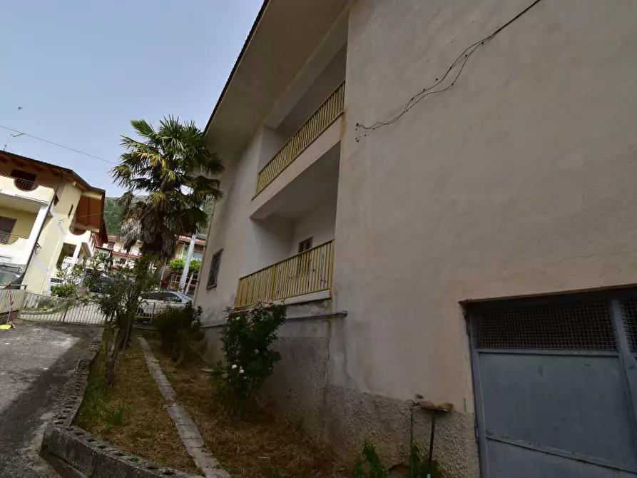 Immagine 23 di Villa in vendita  in Via Michele Spina a Monte San Giacomo