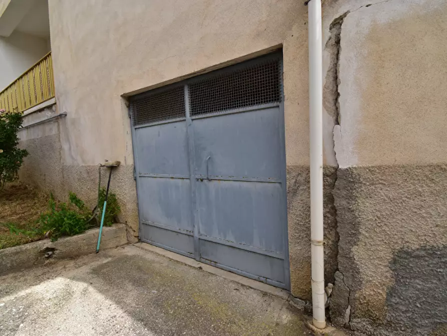 Immagine 12 di Villa in vendita  in Via Michele Spina a Monte San Giacomo