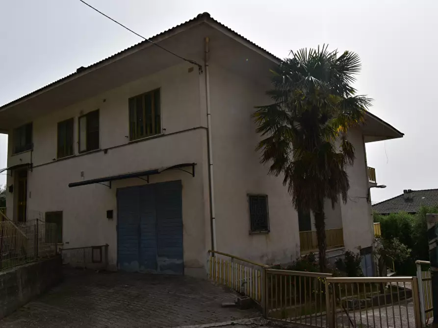 Immagine 27 di Villa in vendita  in Via Michele Spina a Monte San Giacomo