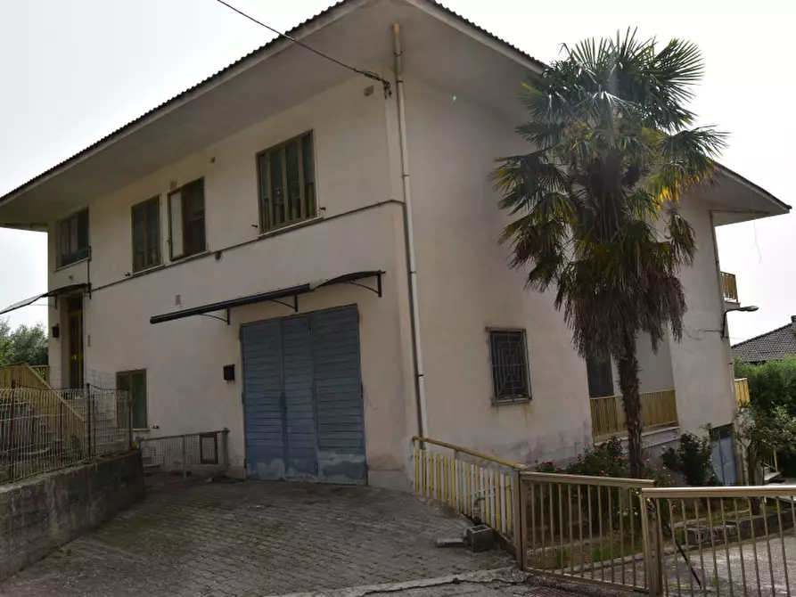 Immagine 1 di Villa in vendita  in Via Michele Spina a Monte San Giacomo