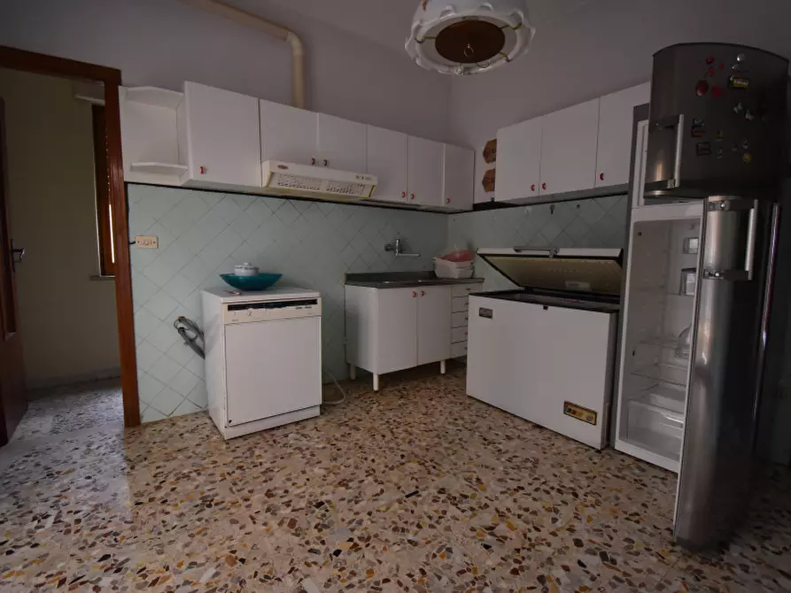 Immagine 2 di Appartamento in vendita  in Via Daniele Manin a Sala Consilina