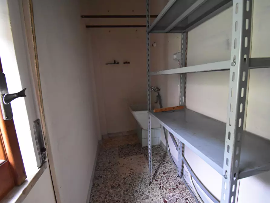 Immagine 25 di Appartamento in vendita  in Via Daniele Manin a Sala Consilina