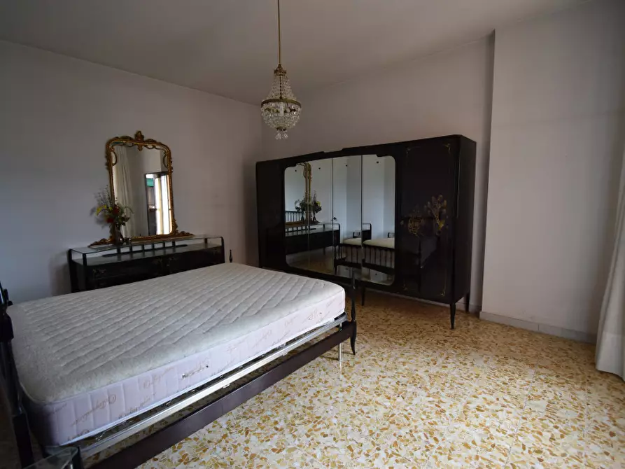 Immagine 17 di Appartamento in vendita  in Via Daniele Manin a Sala Consilina