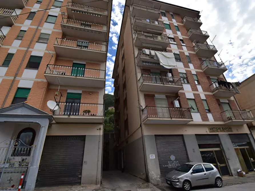 Immagine 31 di Appartamento in vendita  in Via Daniele Manin a Sala Consilina