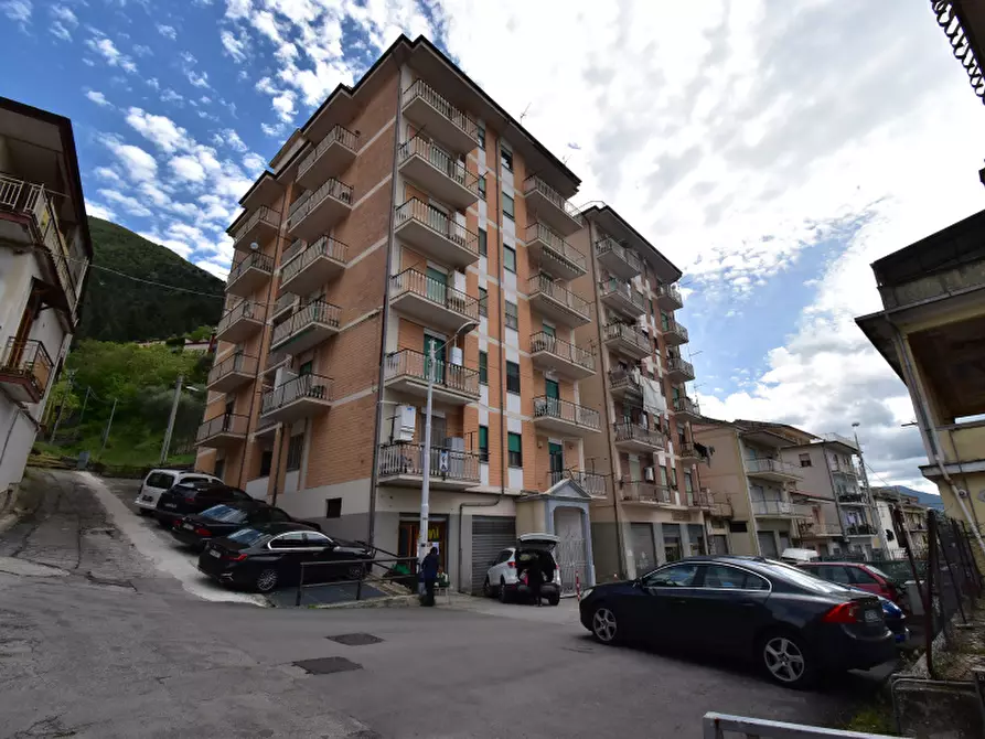 Immagine 1 di Appartamento in vendita  in Via Daniele Manin a Sala Consilina