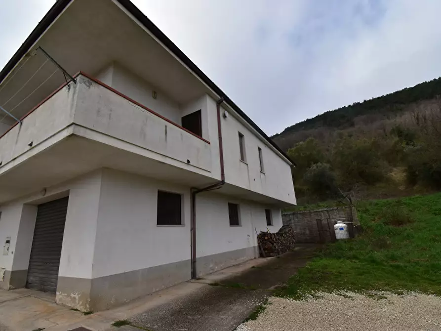 Immagine 4 di Villa in vendita  in Via Rocco di Cillo a Buonabitacolo