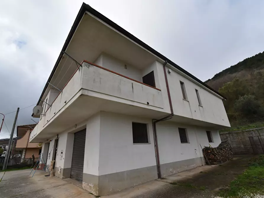 Immagine 5 di Villa in vendita  in Via Rocco di Cillo a Buonabitacolo