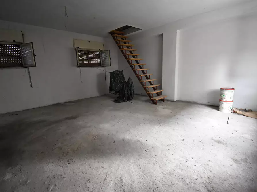 Immagine 7 di Palazzo in vendita  in Via Trinità a Sala Consilina