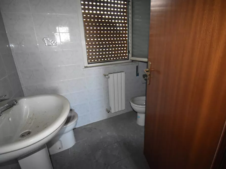 Immagine 11 di Palazzo in vendita  in Via Trinità a Sala Consilina