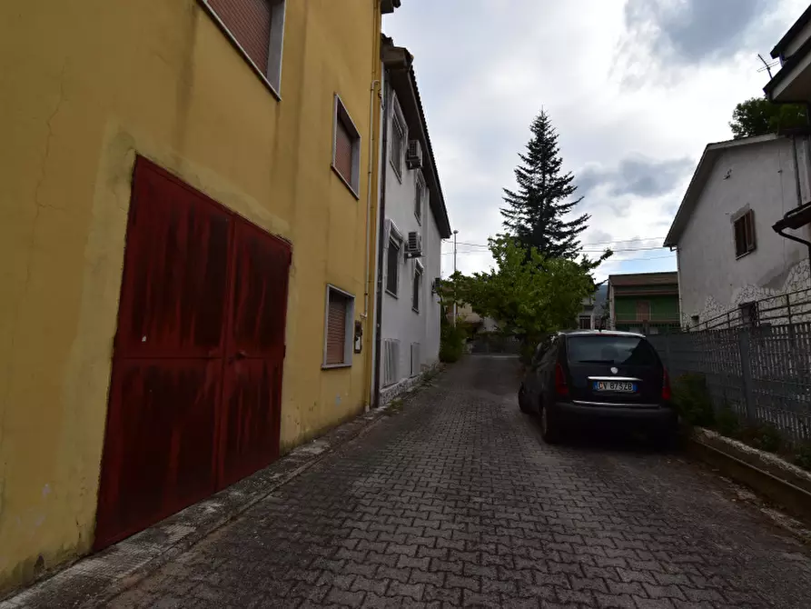 Immagine 2 di Palazzo in vendita  in Via Trinità a Sala Consilina