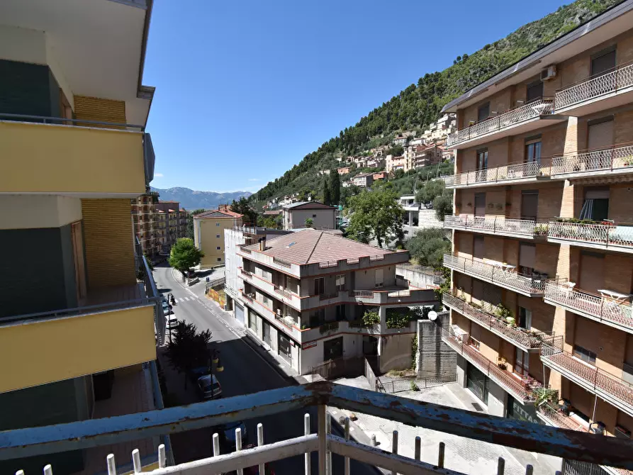 Immagine 5 di Appartamento in vendita  in Via Mezzacapo a Sala Consilina