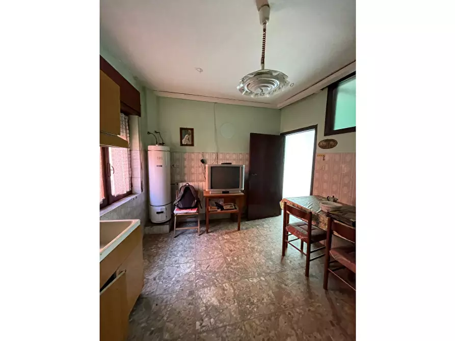 Immagine 3 di Palazzo in vendita  in Via Giovan Battista Armagno a Sant'arsenio