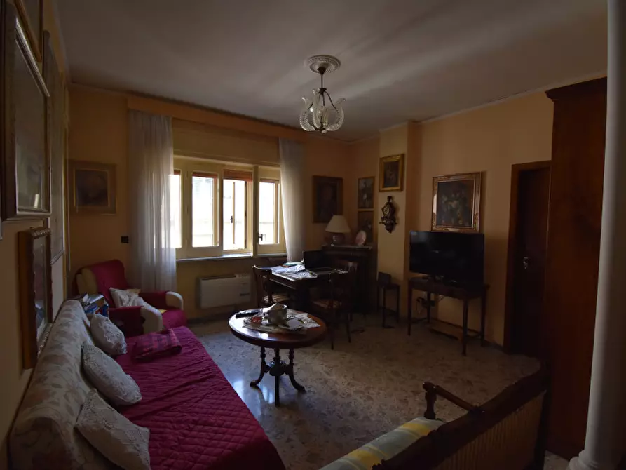 Immagine 11 di Appartamento in vendita  in Vico Accorciatoia Corso del Popolo a Padula