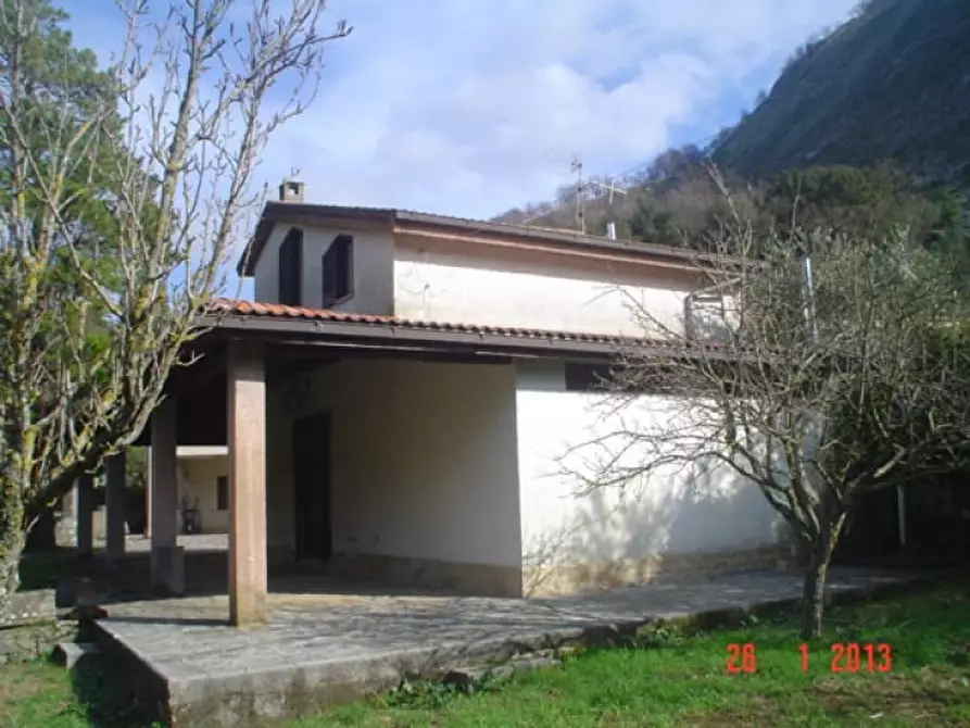 Immagine 1 di Villa in vendita  in Strada Statale Fondo Valle Noce a Trecchina
