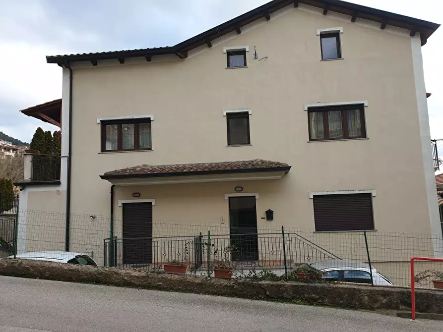 Immagine 1 di Palazzo in vendita  in Via Pozzillo a Sala Consilina