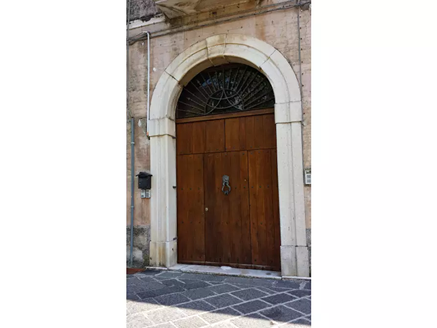 Immagine 10 di Appartamento in vendita  in Via Monsignor Stefano Macchiaroli a Teggiano