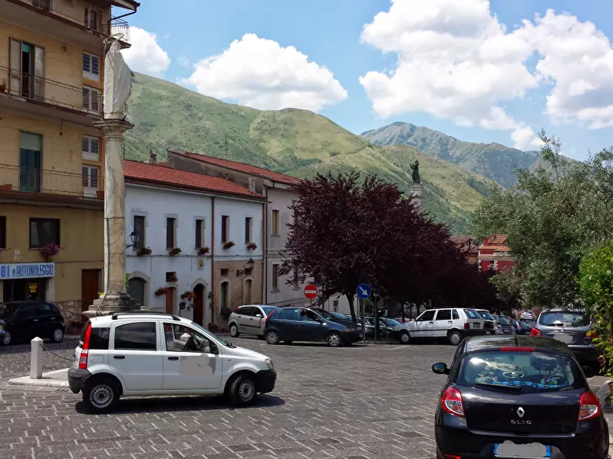 Immagine 13 di Appartamento in vendita  in Via Monsignor Stefano Macchiaroli a Teggiano