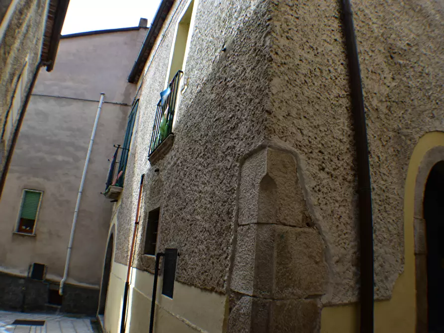 Immagine 5 di Palazzo in vendita  in Via Sant'Andrea a Teggiano