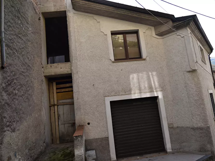 Immagine 2 di Villa in vendita  in Via Piave a Sassano