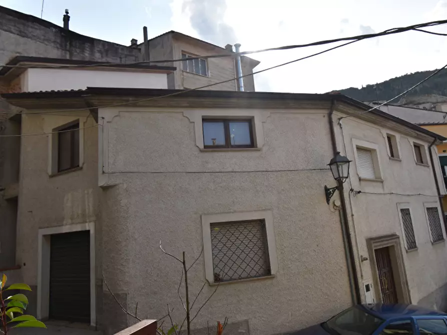 Immagine 3 di Villa in vendita  in Via Piave a Sassano