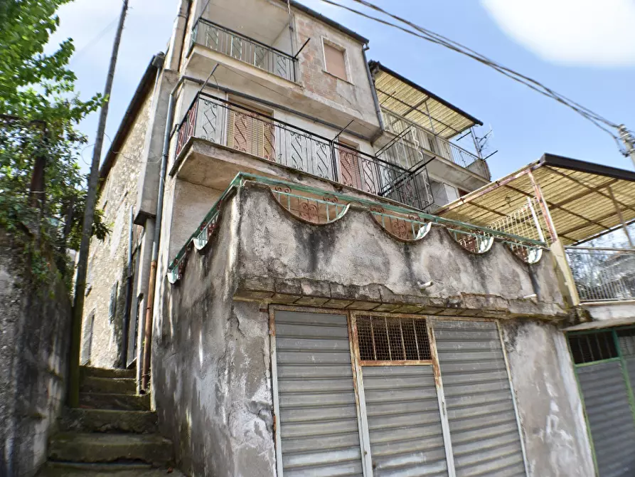 Immagine 1 di Villa in vendita  in Via Aurora a Sassano