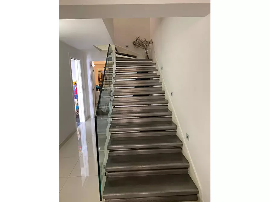 Immagine 3 di Villa in vendita  in Via Macchia Italiana a Sala Consilina