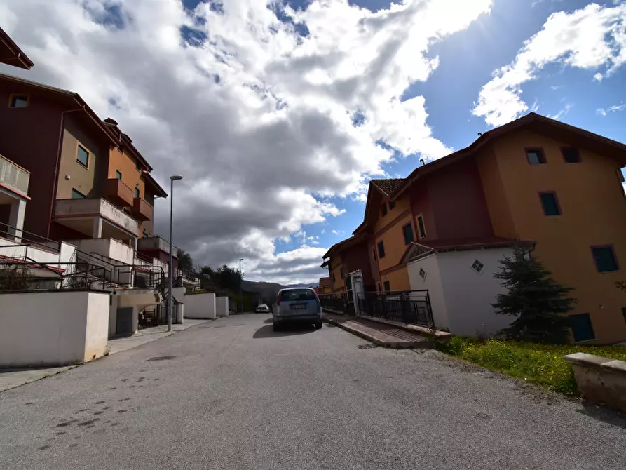 Immagine 2 di Villa in vendita  in Via Cappuccini a Sala Consilina