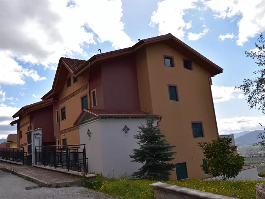 Immagine 3 di Villa in vendita  in Via Cappuccini a Sala Consilina