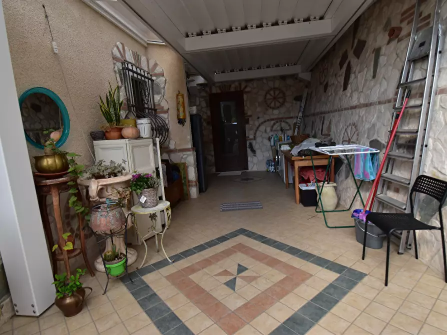 Immagine 5 di Villa in vendita  in Via Cappuccini a Sala Consilina