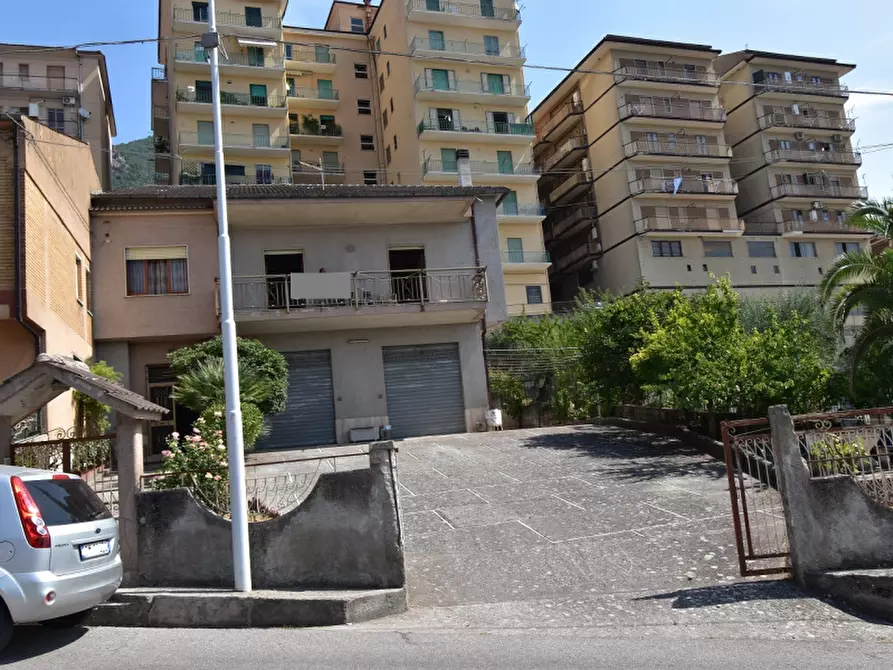 Immagine 1 di Villa in vendita  in Via San Rocco a Sala Consilina