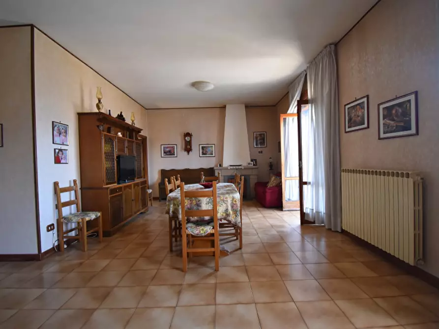 Immagine 4 di Villa in vendita  in Via San Rocco a Sala Consilina