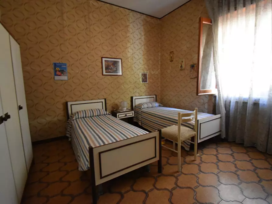 Immagine 11 di Villa in vendita  in Via San Rocco a Sala Consilina