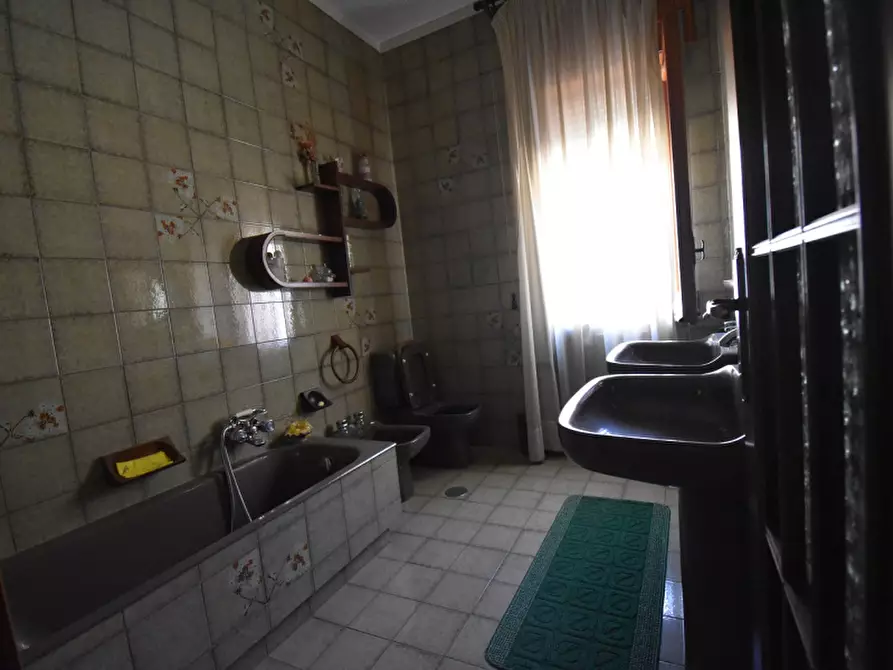 Immagine 12 di Villa in vendita  in Via San Rocco a Sala Consilina