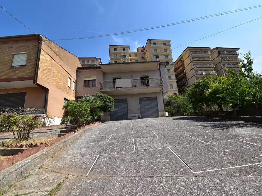 Immagine 18 di Villa in vendita  in Via San Rocco a Sala Consilina