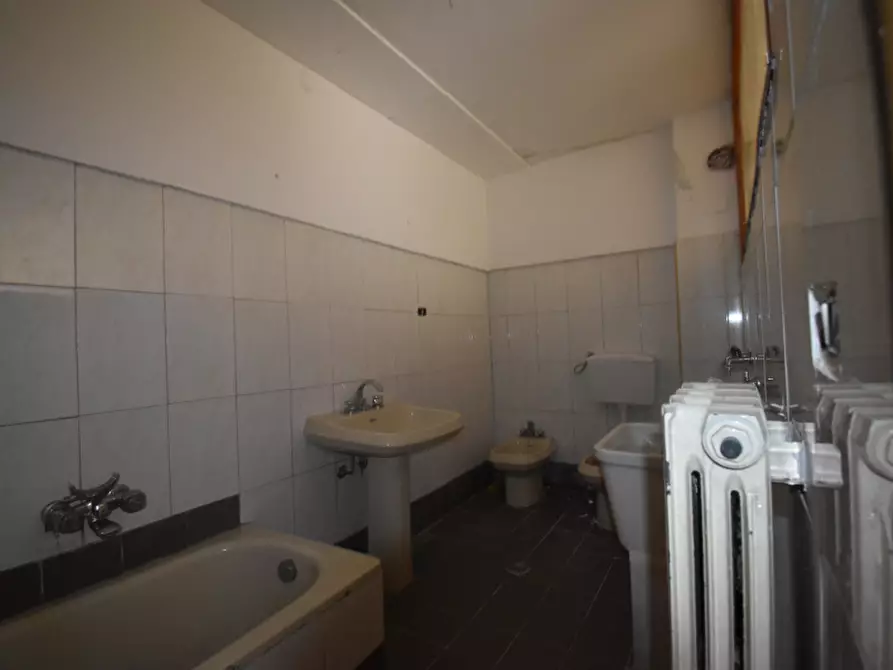 Immagine 9 di Villa in vendita  in Corso Vittorio Emanuele III a Sala Consilina