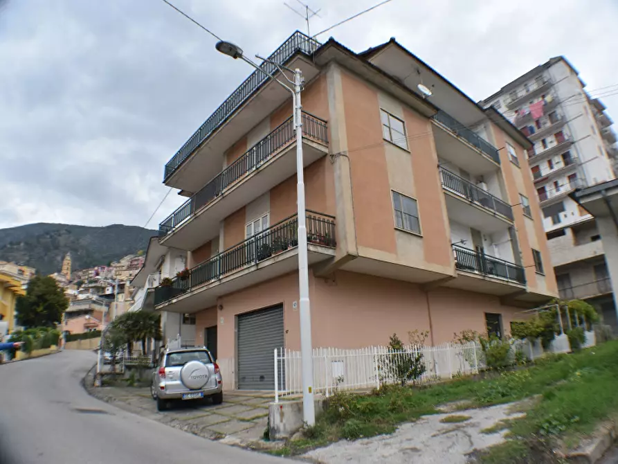 Immagine 1 di Villa in vendita  in Via San Rocco a Sala Consilina