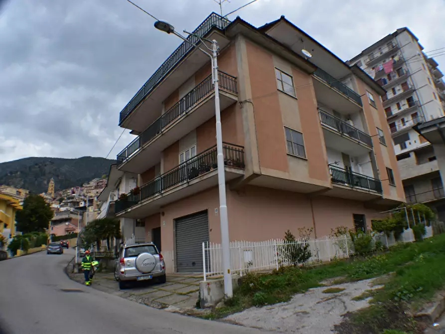 Immagine 5 di Villa in vendita  in Via San Rocco a Sala Consilina