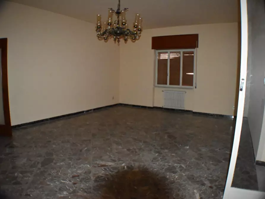 Immagine 13 di Villa in vendita  in Via San Rocco a Sala Consilina