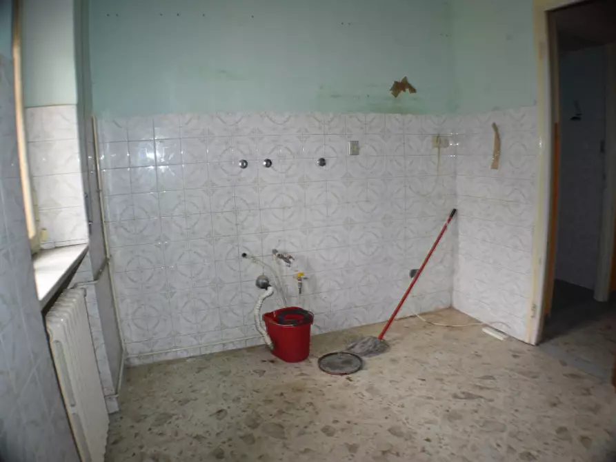 Immagine 15 di Villa in vendita  in Via San Rocco a Sala Consilina