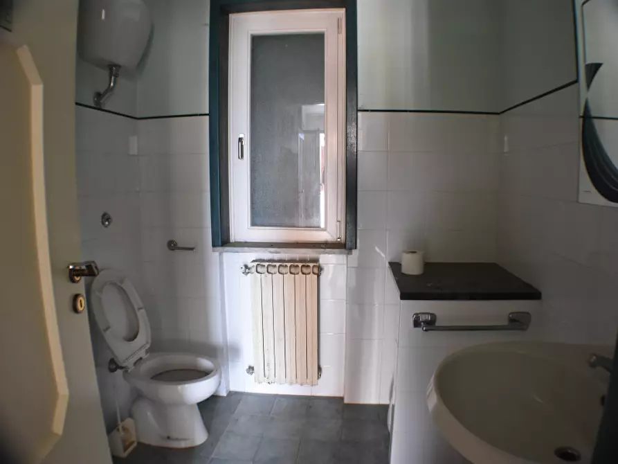 Immagine 4 di Villa in vendita  in Via Pozzillo a Sala Consilina