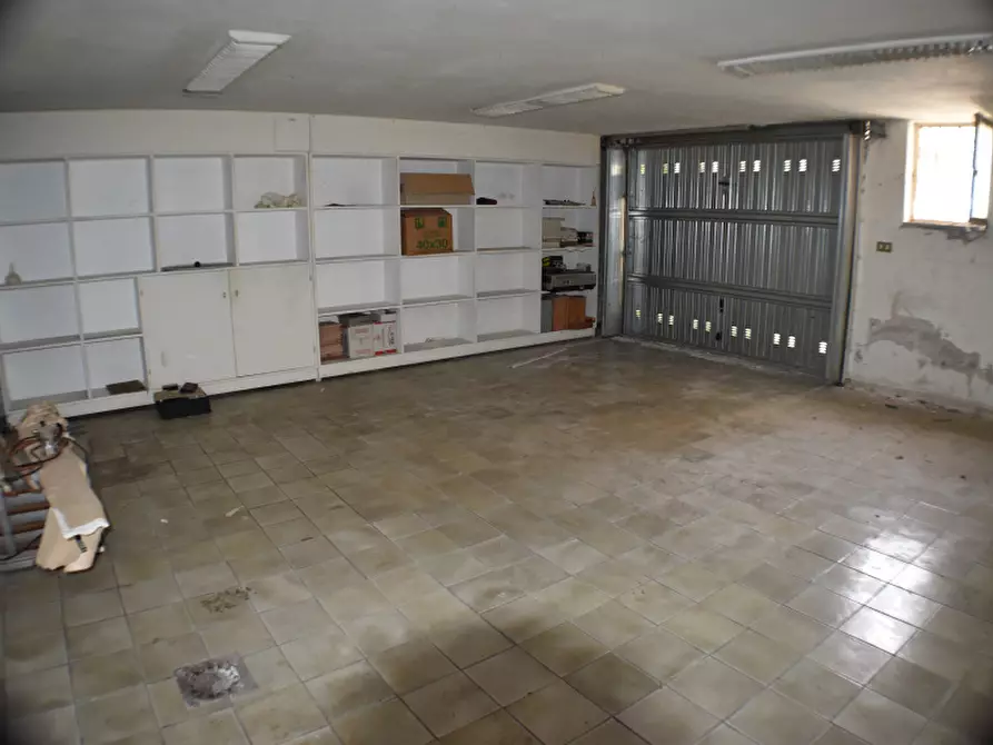 Immagine 31 di Villa in vendita  in Via Pozzillo a Sala Consilina