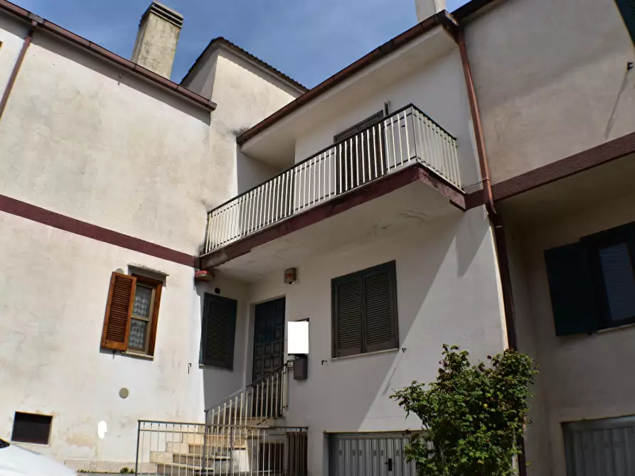 Immagine 1 di Villa in vendita  in Via Pozzillo a Sala Consilina